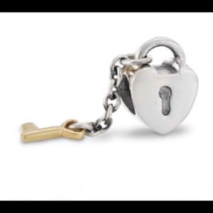 Pandora heart and key lock charm